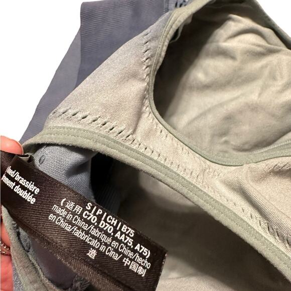 Victoria’s Secret Pink Sports Bra Blue Ombré Size Small - Picture 5 of 6